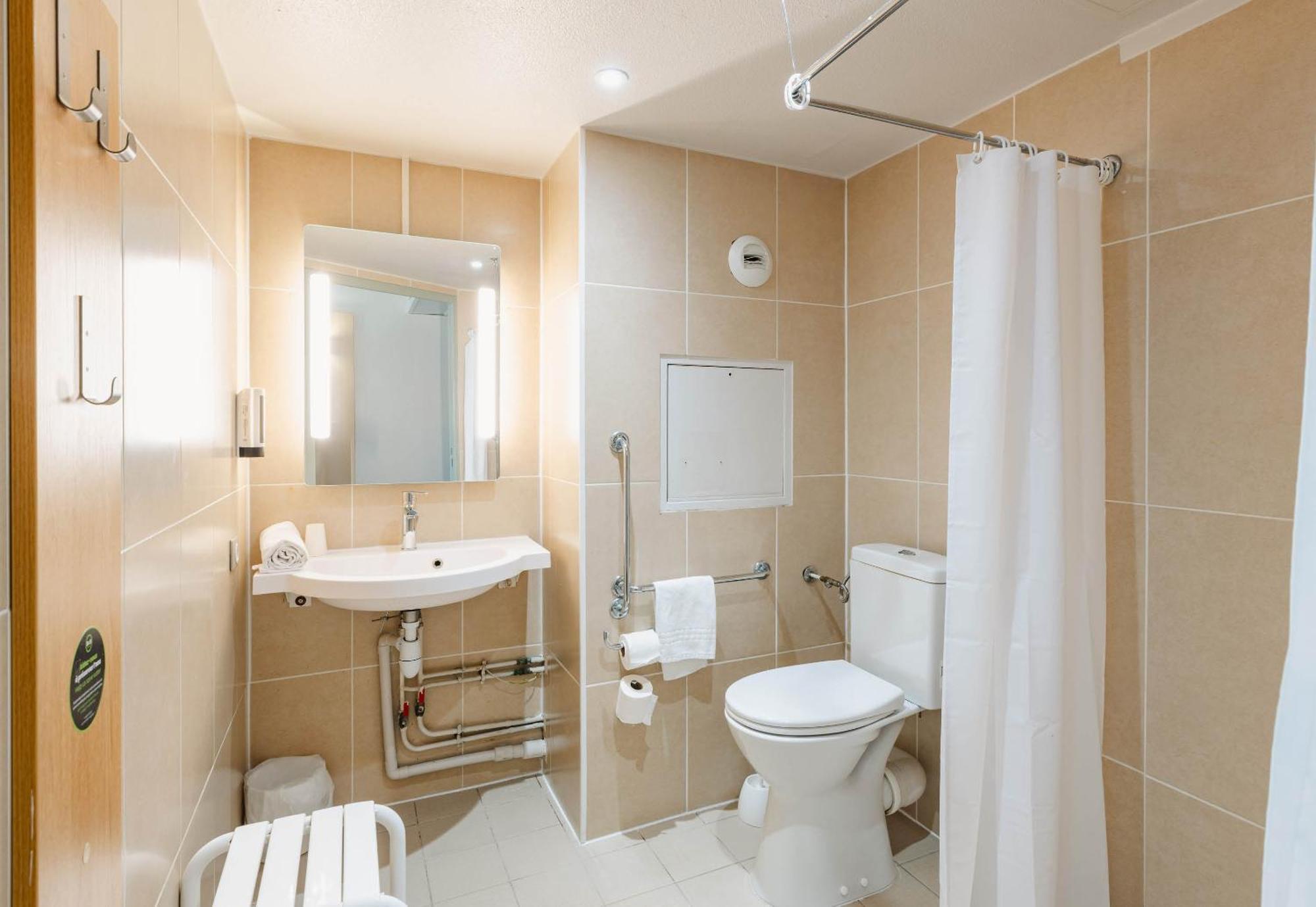 B&B Hotel Rennes Sud Chantepie ภายนอก รูปภาพ
